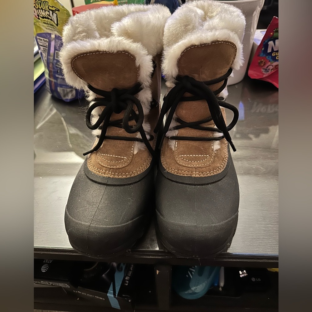 Sorel snow boots.